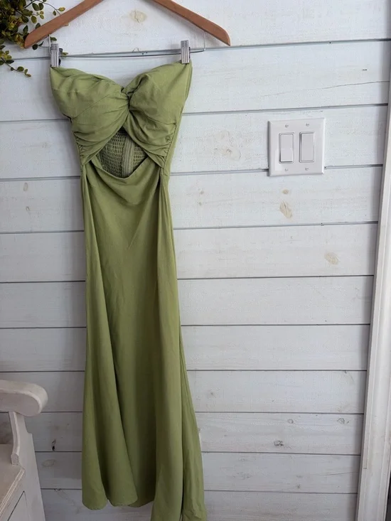 Petal & Pup Rosetta dress Sage Green Strapless Twist Maxi Dress - Picture 3 of 14